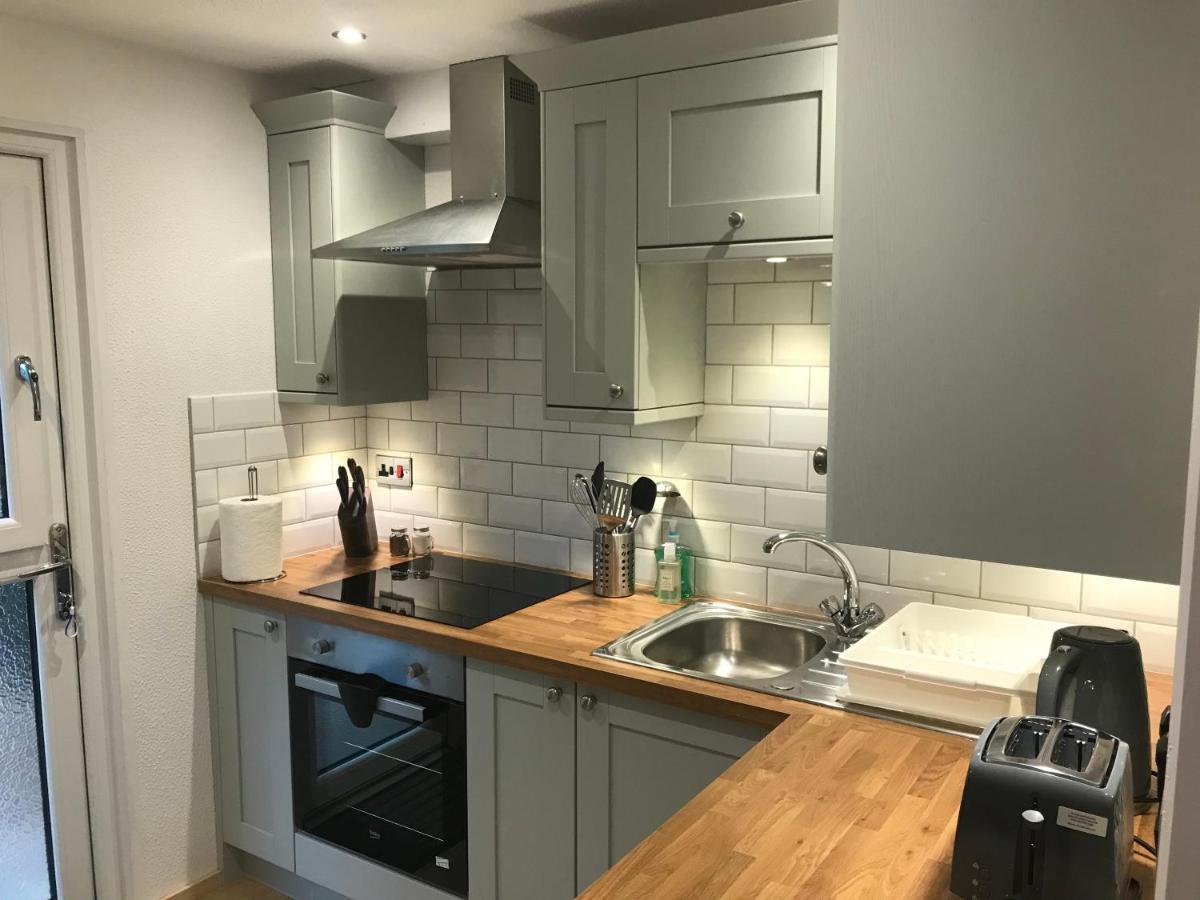 Foxes Sea Side Retreat Deluxe Chalet Is A Lovely Holiday Home Tucked Away On The Kent Coast Kingsdown  Екстер'єр фото